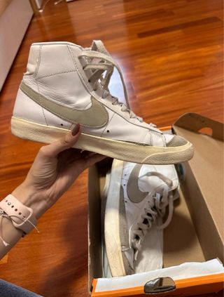 Nike Blazer Beige/Blanco Talla 40
