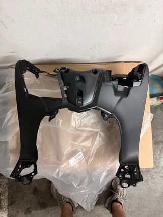Plástico frontal Tmax 530 (2012-2014)