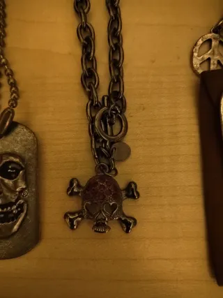 Collar Misfits, Calavera Llave Cruz y otros. 
