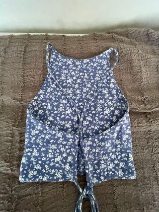 Top sin espalda floral azul talla S