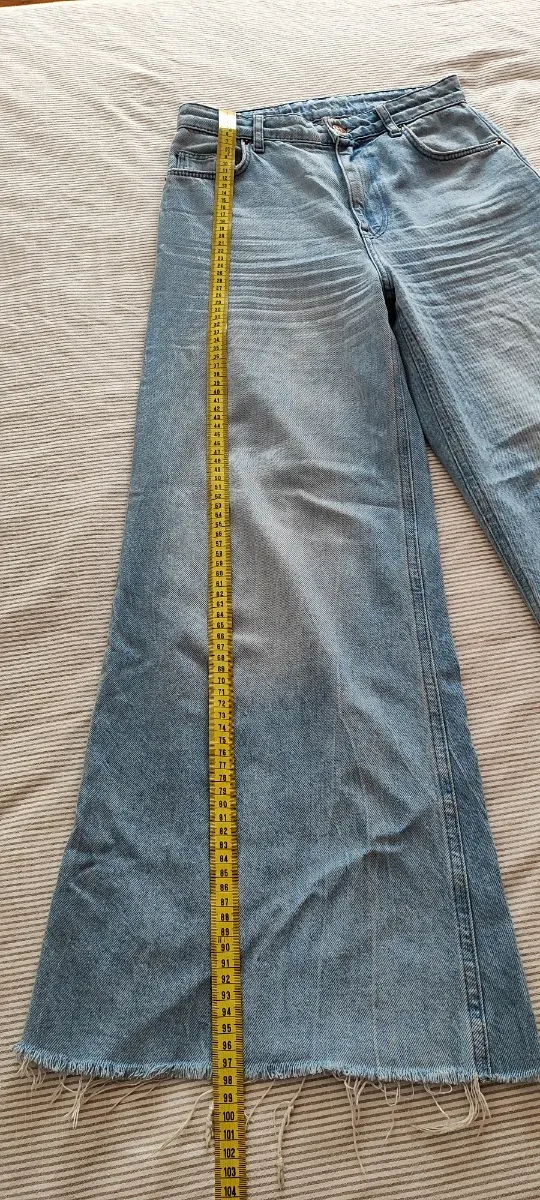 Pantalón vaquero campana tiro alto Bershka 34