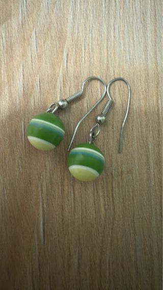 Pendientes colgantes bola verde y blanco