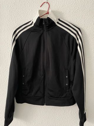 Chaqueta Adidas Negra con Rayas Blancas