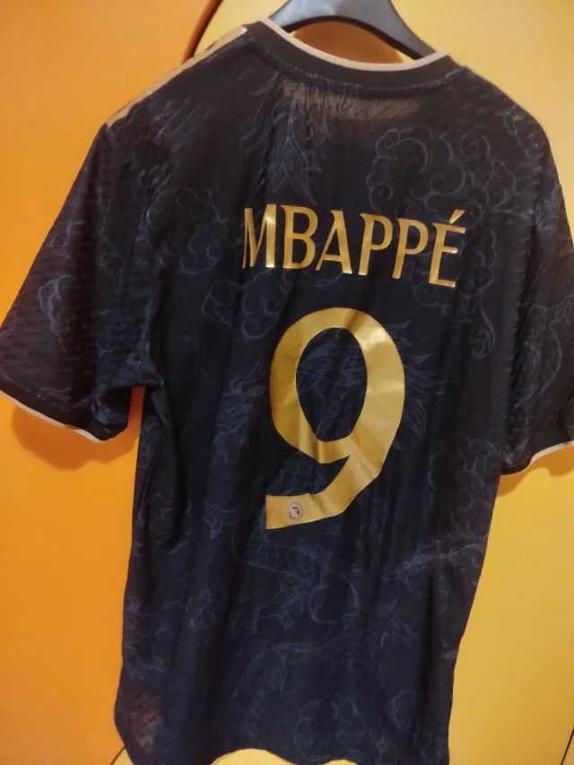 Maglia Mbappé Real Madrid