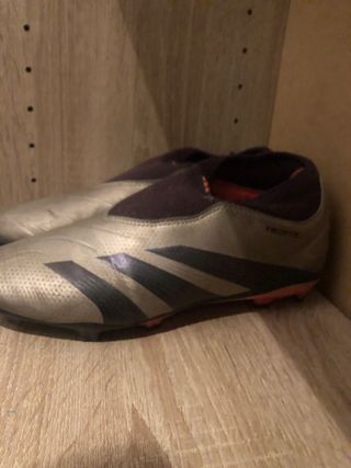 Zapatillas fútbol Adidas Predator grises 38