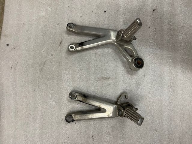 Estriberas Traseras Yamaha YZF R6 (1999-2003)