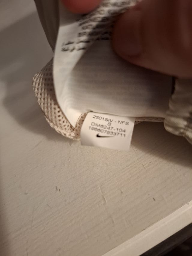 Pantalón corto cargo Nike mujer beige