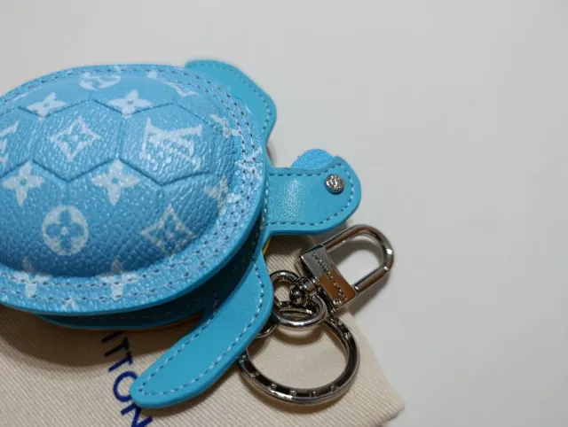 Tortuga Louis Vuitton Azul