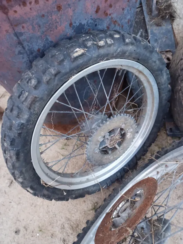 Ruedas de moto 21/18 tacos