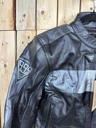 CHAQUETA T-M MUJER DE MOTO GARIBALDI NEGRA 1