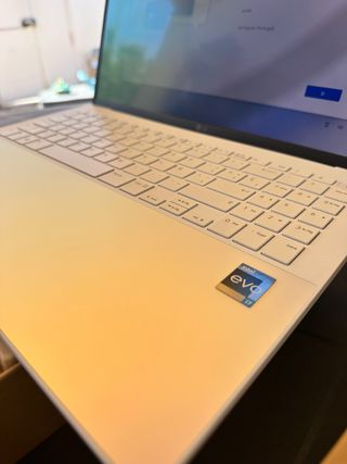 Portátil LG 16Z90RS-G.AD74B 16 WQXGA+