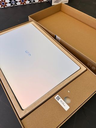 Portátil LG 16Z90RS-G.AD74B 16 WQXGA+