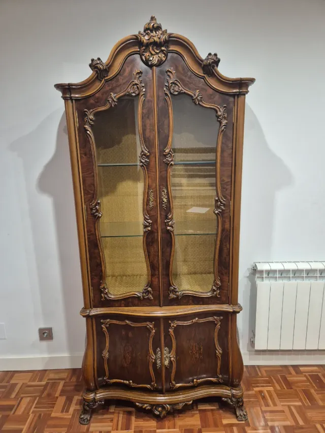 Vitrina Luis XV Madera y Cristal