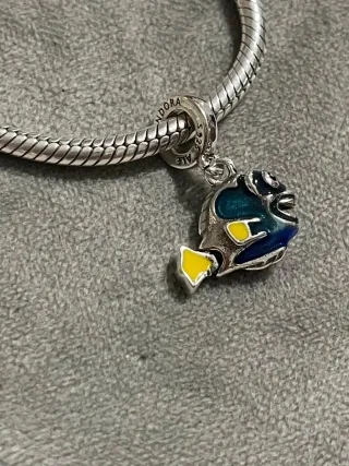 Charm pez Dory Disney