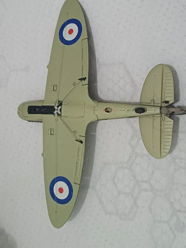 Avión RC Volantex Spitfire Legend Warbird