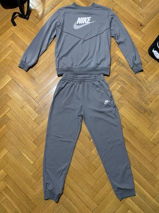Conjunto Nike Gris para niño 
