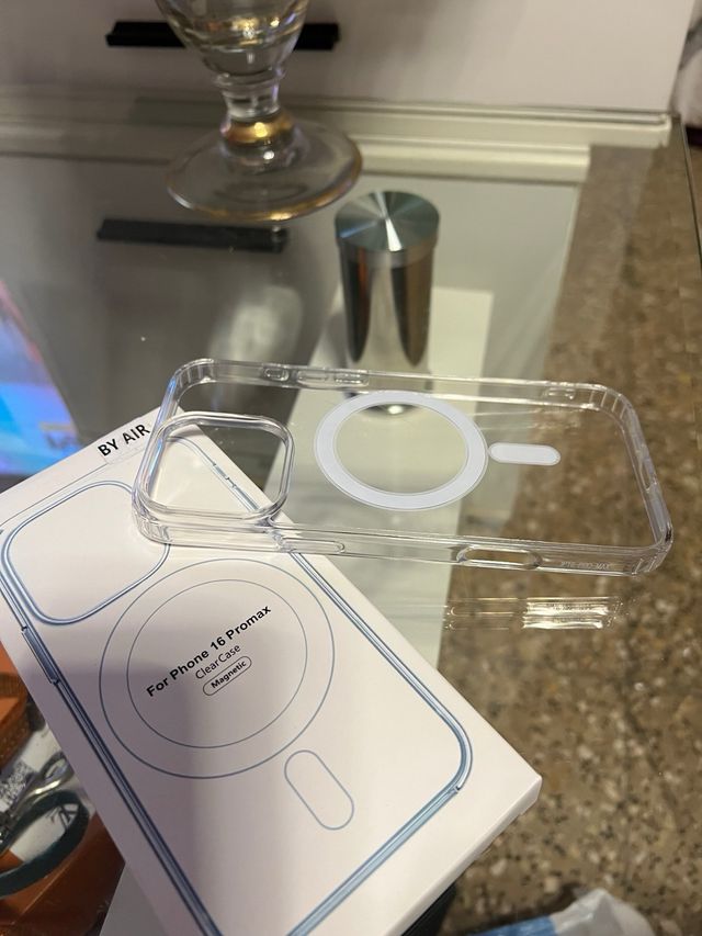 Custodia trasparente per iPhone 16 Pro Max