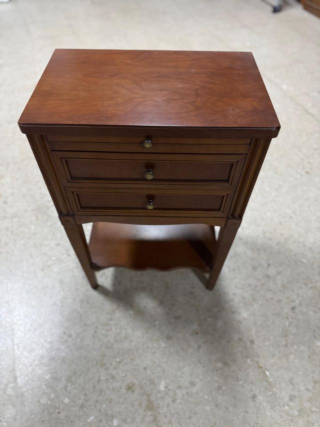 Mesa auxiliar madera 3 cajones