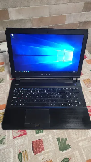 Portátil Gaming Clevo P650-RP6 (6850HK, 1060 6GB)