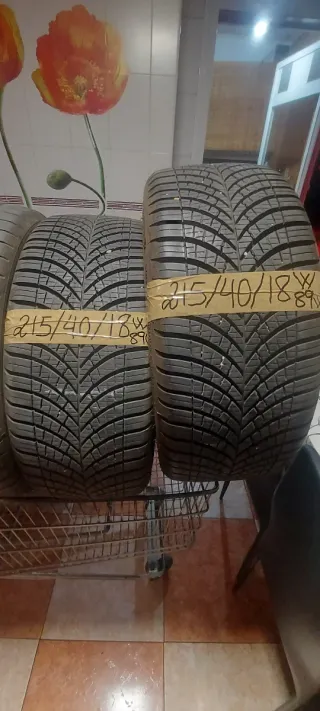4 Neumáticos 215/40/18 89W  precio por las 4 70€