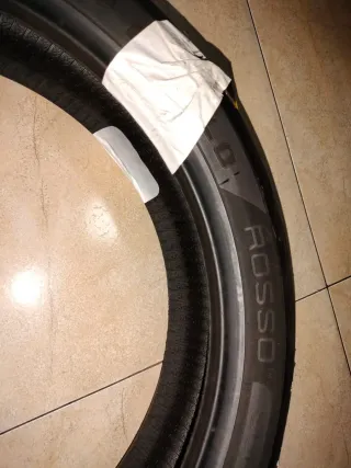 Neumáticos Moto Pirelli y Michelin