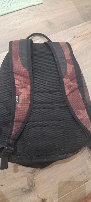 Mochila Fila Camuflaje Marrón y Negra