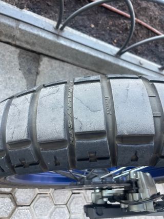 Neumáticos Pirelli STR Trail 90/90-21 y 150/70-18