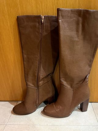 Botas altas marrones talla 41