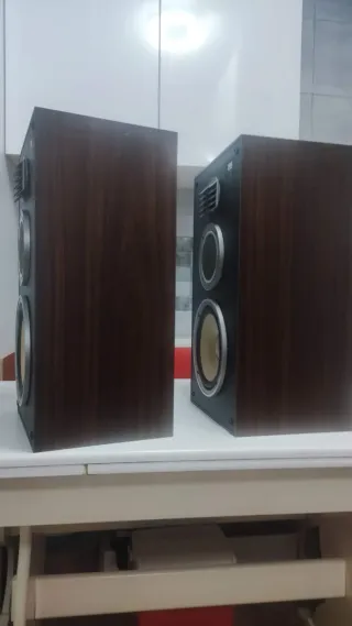 Altavoces Sansui S-45 de madera