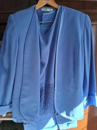 Traje de mujer azul CYM talla 48