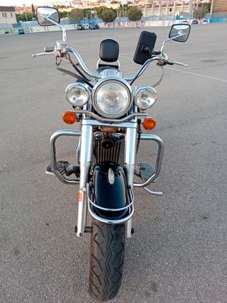 Kawasaki Vulcan 800 Classic.