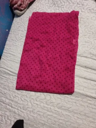 Pañuelo rosa con lunares