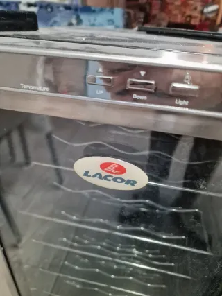 Vinoteca Lacor Doble Puerta