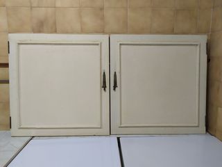 11 Puertas de estantería blancas con tiradores