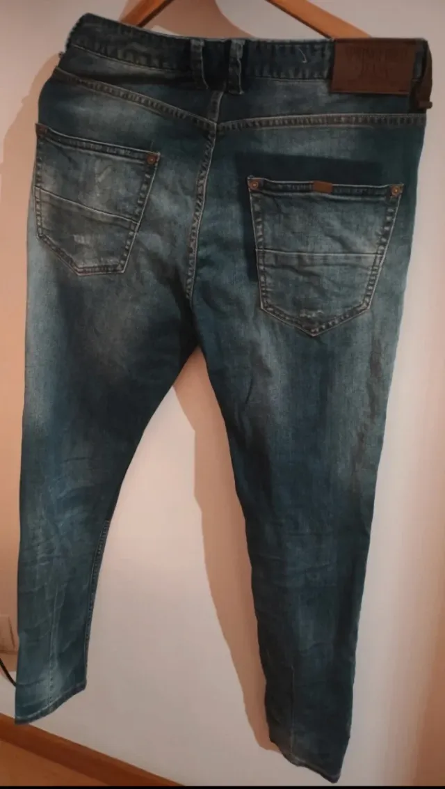 Vaqueros Springfield desgastado