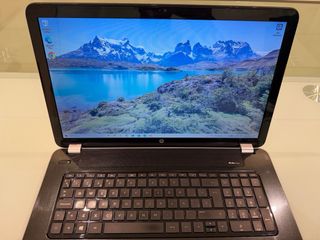 Portátil / Laptop HP de 17” i7 /12gbRam / 1T SSD. 