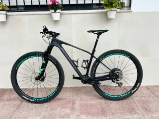 Bicicleta Montaña 
Orbea ALMA M25 Carbono

