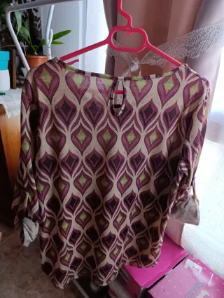 Blusa manga larga estampada