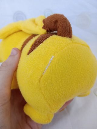 Pokémon peluche pikachu