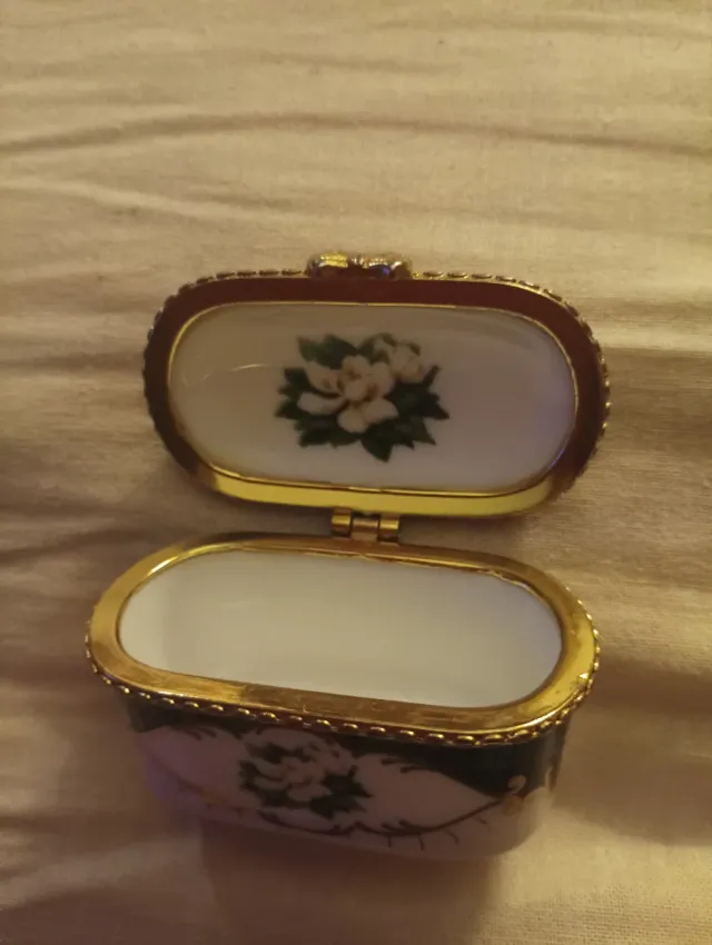 Cajita/Pastillero Porcelana Flores