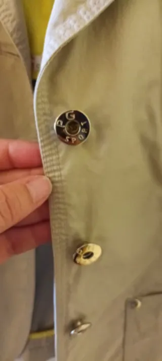 Chaqueta color piedra,tela gabardina, talla como s