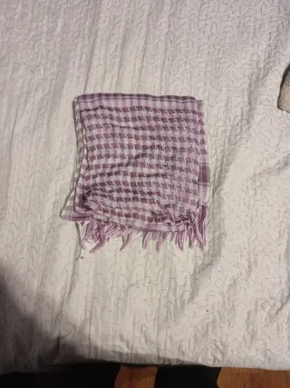 Pañuelo a cuadros morado y blanco