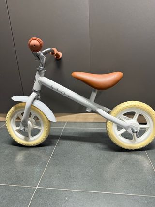 Bicicleta de equilibrio STOY blanca