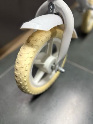 Bicicleta de equilibrio STOY blanca
