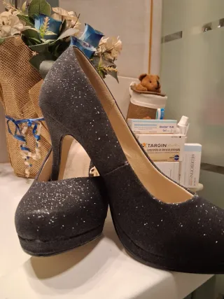 Zapatos de fiesta tacón alto brillantes