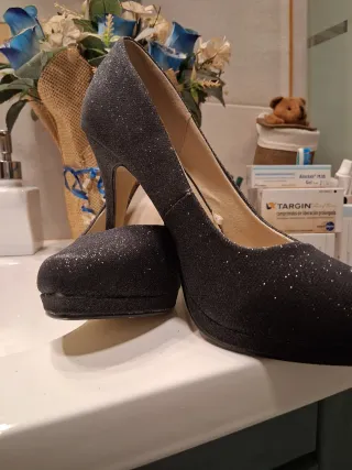 Zapatos de fiesta tacón alto brillantes