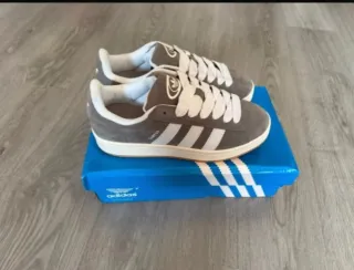 Zapatillas Adidas Campus Grises y Blancas talla 42