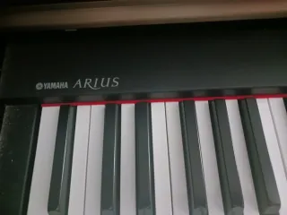 Piano Yamaha Arius YDP 181