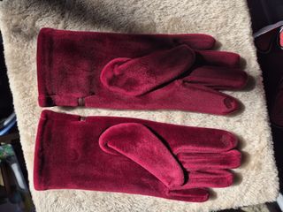 Guantes burdeos suaves con lazo