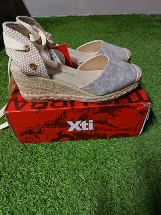 XTI Zapatos Valenciana Dorado Talla 39